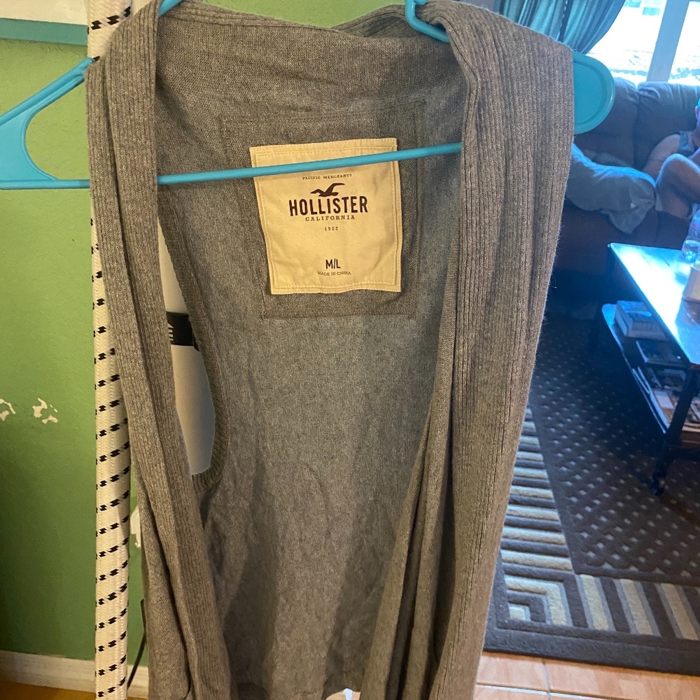 HOLLISTER SWEATER VEST MEDIUM WOMENS GREY SHRUG PONCHO